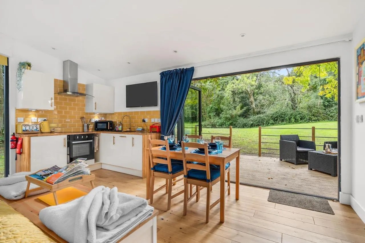 Ivy Cottage Holiday Cabins Southampton United Kingdom